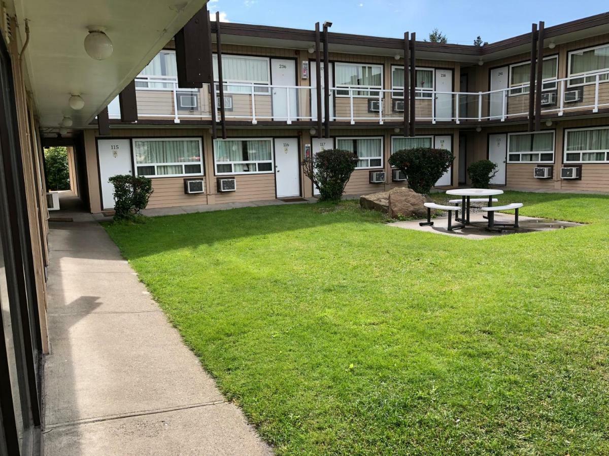 Travellers Inn YYC Dış mekan fotoğraf