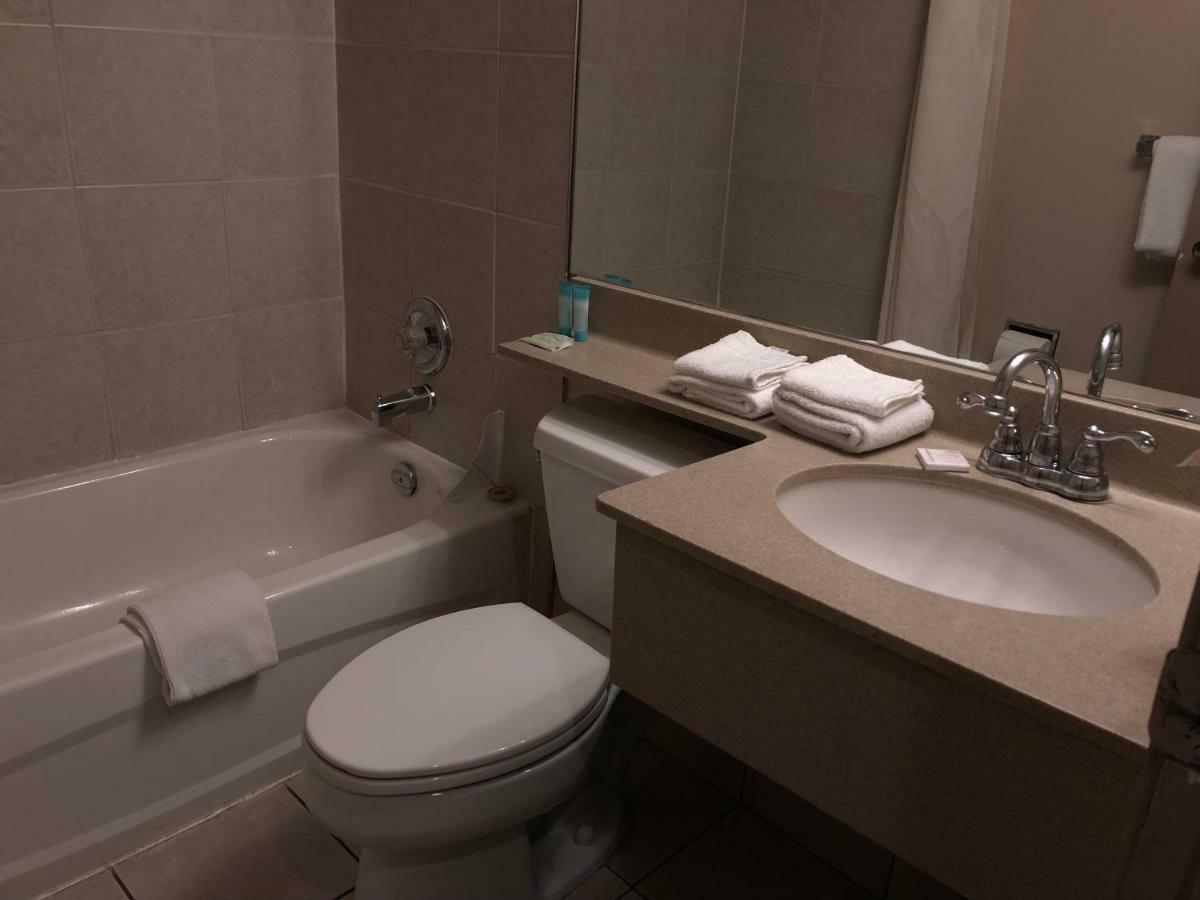 Travellers Inn YYC Dış mekan fotoğraf
