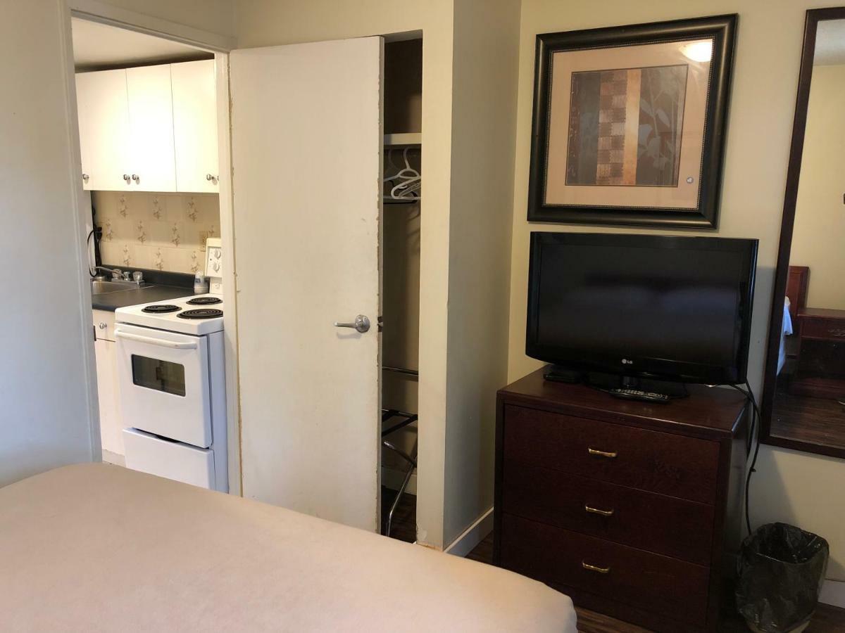 Travellers Inn YYC Dış mekan fotoğraf
